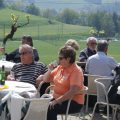 die-sonne-mit-einem-glass-wein-geniessen.jpg